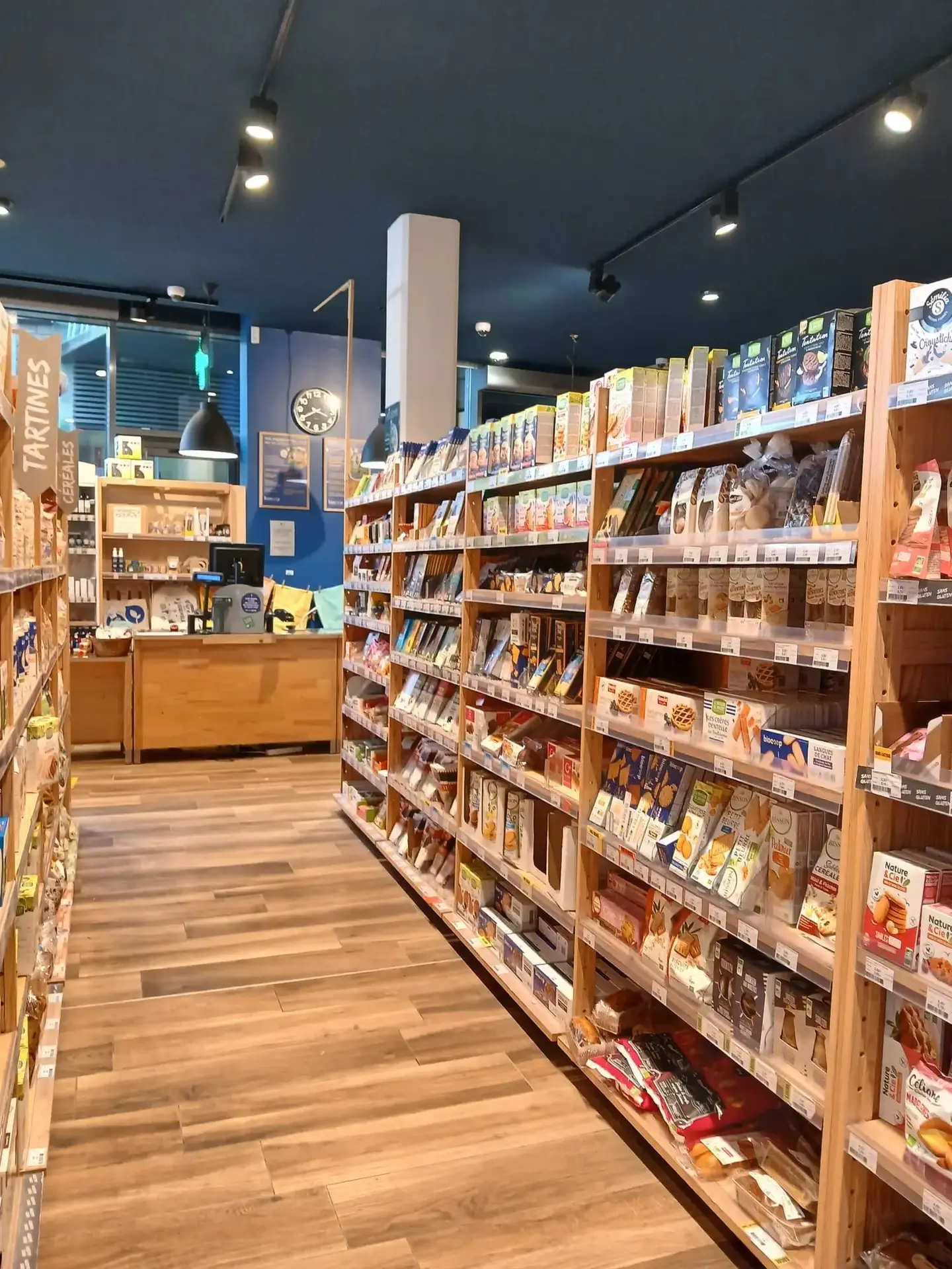 Photo Biocoop chapeau rouge