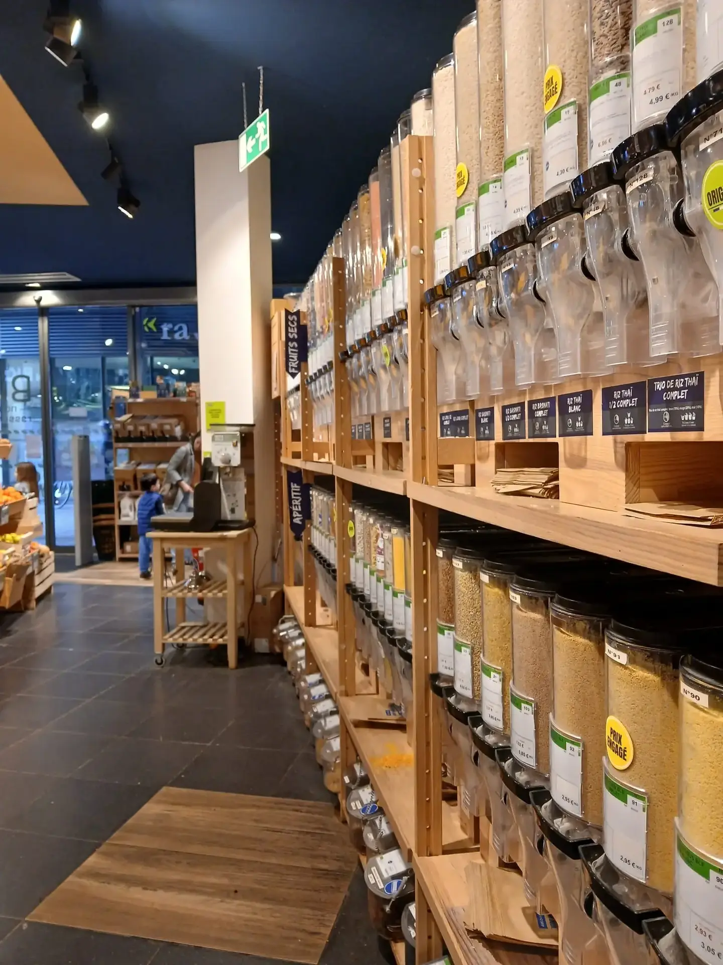 Photo Biocoop chapeau rouge